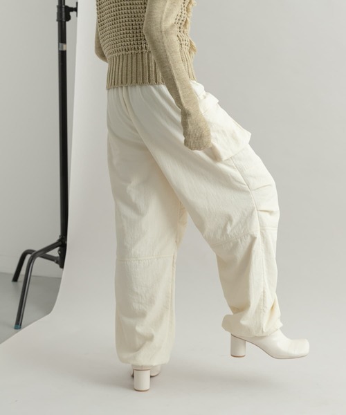 KBF（ケイビーエフ）の「ポケットディティールスノーパンツ（その他パンツ・レディース・アイボリー/ブラック・ONE）」の6枚目の写真