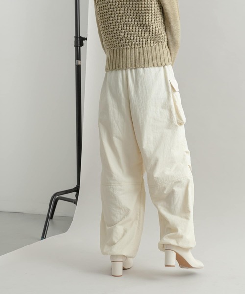 KBF（ケイビーエフ）の「ポケットディティールスノーパンツ（その他パンツ・レディース・アイボリー/ブラック・ONE）」の7枚目の写真