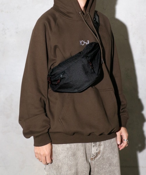 C.E.L.STORE(セルストア)の「NISSIN CAP&BAG / ニッシンキャップ&バッグ POLY 4 ZIPPER FANNY PACK ウエストポーチ(ボディバッグ/ウエストポーチ・メンズ・ブラック・FREE)」の2枚目の写真
