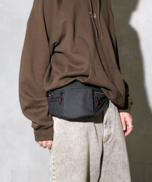 C.E.L.STORE(セルストア)の「NISSIN CAP&BAG / ニッシンキャップ&バッグ POLY 4 ZIPPER FANNY PACK ウエストポーチ(ボディバッグ/ウエストポーチ・メンズ・ブラック・FREE)」の4枚目の写真