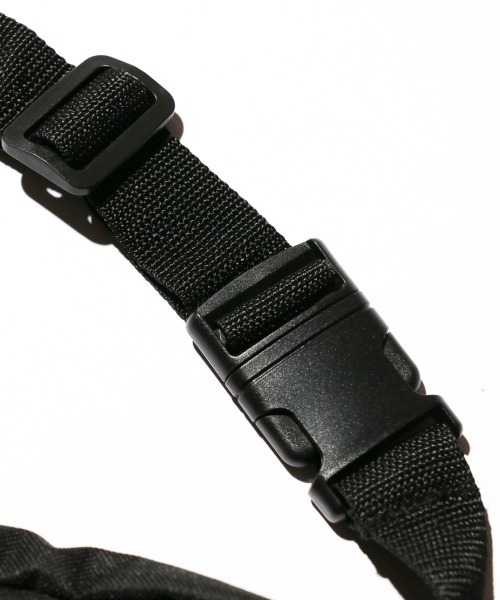 C.E.L.STORE(セルストア)の「NISSIN CAP&BAG / ニッシンキャップ&バッグ POLY 4 ZIPPER FANNY PACK ウエストポーチ(ボディバッグ/ウエストポーチ・メンズ・ブラック・FREE)」の7枚目の写真