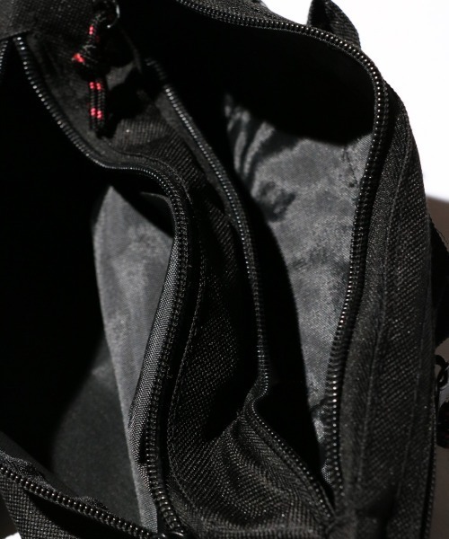 C.E.L.STORE(セルストア)の「NISSIN CAP&BAG / ニッシンキャップ&バッグ POLY 4 ZIPPER FANNY PACK ウエストポーチ(ボディバッグ/ウエストポーチ・メンズ・ブラック・FREE)」の11枚目の写真