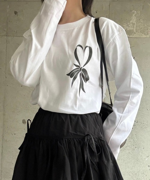 merrylatte(メリーラテ)の「バレエコアハートリボンロングTシャツ(Tシャツ/カットソー・レディース・ホワイト・MEDIUM)」の1枚目の写真