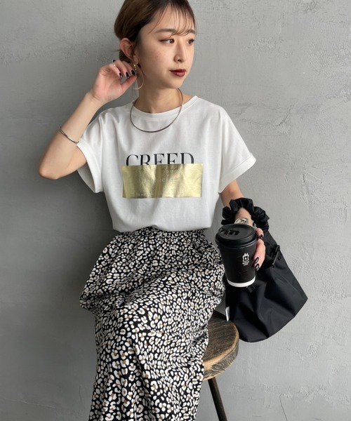 tシャツ 「MAISON DE L'ALLURE/メゾンドゥラリュール」 箔ラバーロゴプリントＴシャツ レディース MAISON DE L'ALLURE/メゾンドゥラリュール] 箔ラバーロゴ