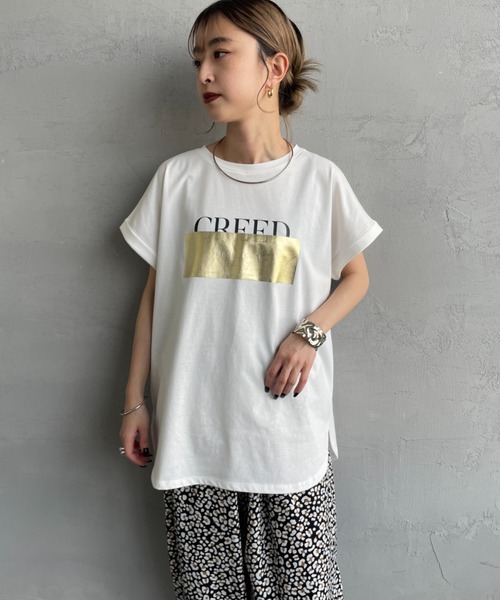 MAISON DE L'ALLURE（メゾンドゥラリュール）の「[MAISON DE L'ALLURE/メゾンドゥラリュール] 箔ラバーロゴプリントＴシャツ（Tシャツ/カットソー・レディース・ブラック/ホワイト/グレー/オフホワイト・F）」の13枚目の写真