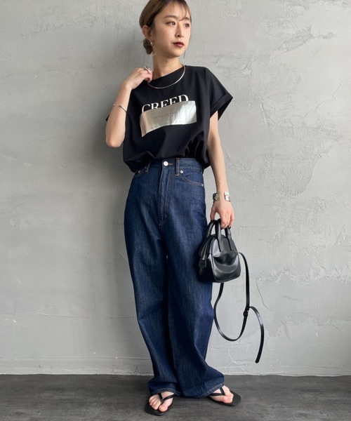 MAISON DE L'ALLURE（メゾンドゥラリュール）の「[MAISON DE L'ALLURE/メゾンドゥラリュール] 箔ラバーロゴプリントＴシャツ（Tシャツ/カットソー・レディース・ブラック/ホワイト/グレー/オフホワイト・F）」の6枚目の写真