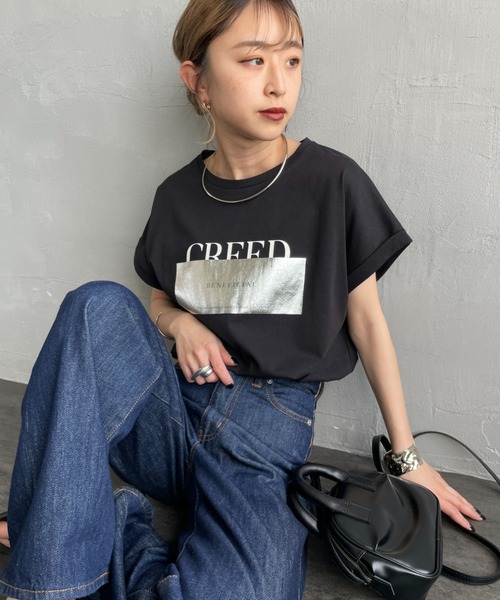 MAISON DE L'ALLURE（メゾンドゥラリュール）の「[MAISON DE L'ALLURE/メゾンドゥラリュール] 箔ラバーロゴプリントＴシャツ（Tシャツ/カットソー・レディース・ブラック/ホワイト/グレー/オフホワイト・F）」の19枚目の写真