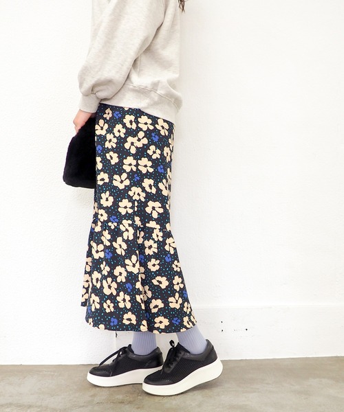 あしながおじさん（アシナガオジサン）の「厚底ステッチスニーカー　1310261（スニーカー・レディース・ライトベージュ/ゴールド/ブラック・23.5cm/23cm/24.5cm/24cm/22.5cm）」の14枚目の写真