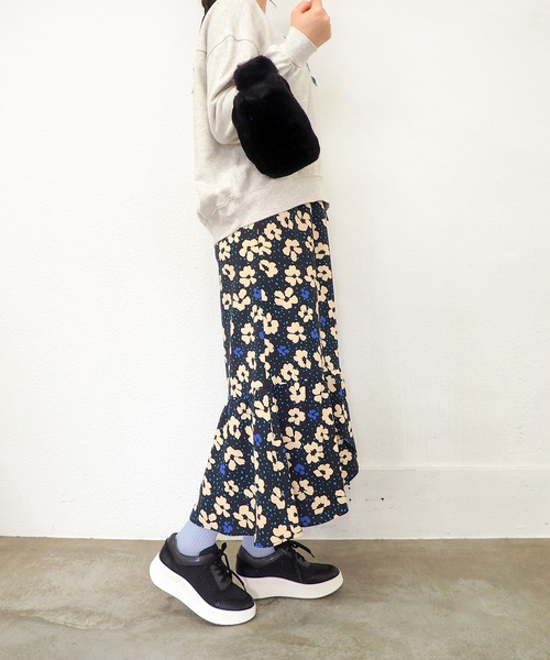 あしながおじさん（アシナガオジサン）の「厚底ステッチスニーカー　1310261（スニーカー・レディース・ライトベージュ/ゴールド/ブラック・23.5cm/23cm/24.5cm/24cm/22.5cm）」の15枚目の写真