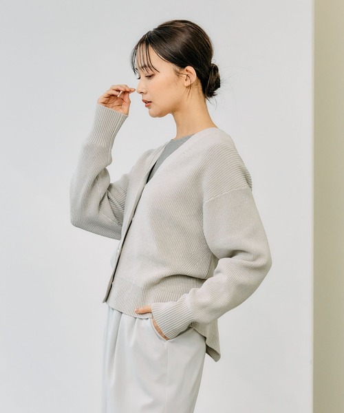 GLOBAL WORK(グローバルワーク)の「スッキレイショートVネックカーディガン長袖/253314(カーディガン/ボレロ・レディース・ネイビー/マスタード/ブルー系3/グレー系1・LARGE/MEDIUM)」の9枚目の写真