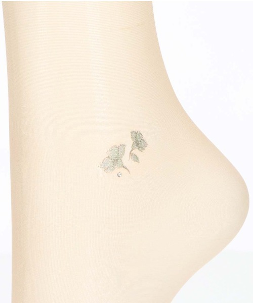 JILL STUART(ジルスチュアート)の「JILLSTUART シャイニーホワイトフローラル ストッキング 01057420(タイツ/ストッキング・レディース・ベージュ系4/ベージュ系2・M-L/L-XL)」の4枚目の写真