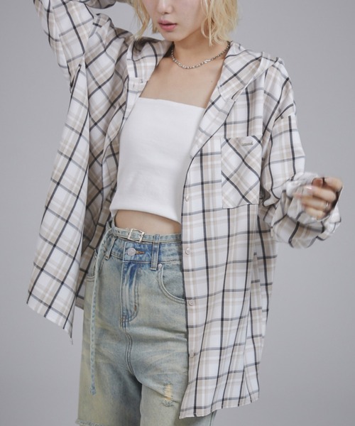 ENVYM（アンビー）の「オーバーサイズフーディチェックシャツ（シャツ/ブラウス・レディース・ブラック/ベージュ/ブルー・FREE）」の3枚目の写真
