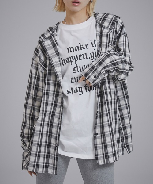 ENVYM（アンビー）の「オーバーサイズフーディチェックシャツ（シャツ/ブラウス・レディース・ブラック/ベージュ/ブルー・FREE）」の2枚目の写真