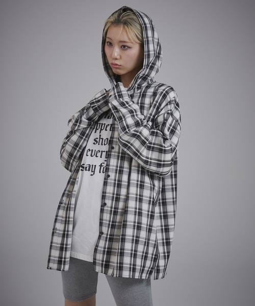 ENVYM（アンビー）の「オーバーサイズフーディチェックシャツ（シャツ/ブラウス・レディース・ブラック/ベージュ/ブルー・FREE）」の21枚目の写真