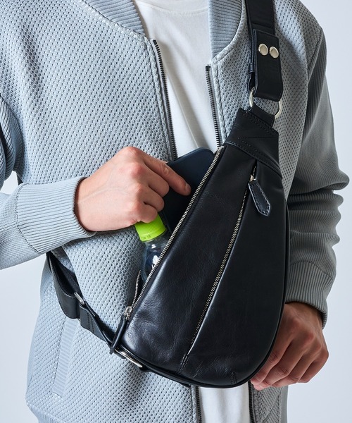 TETE HOMME(テットオム)の「レザーボディバッグ(ボディバッグ/ウエストポーチ・メンズ・ブラック系1/ブラック系2・FREE)」の5枚目の写真