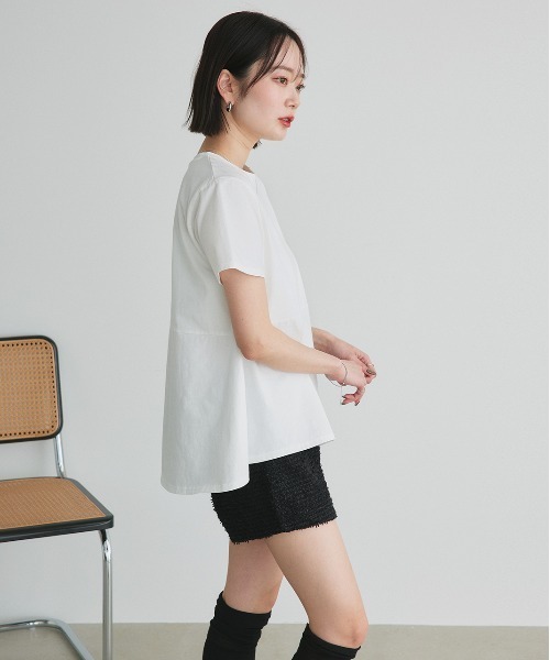 ad thie（アドティエ）の「ペプラムフリル デザインTシャツ（Tシャツ/カットソー・レディース・チャコール/ネイビー/オフホワイト/ナチュラル/ブラック・FREE）」の16枚目の写真