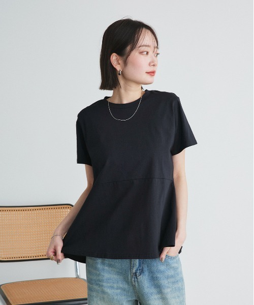 ad thie（アドティエ）の「ペプラムフリル デザインTシャツ（Tシャツ/カットソー・レディース・チャコール/ネイビー/オフホワイト/ナチュラル/ブラック・FREE）」の21枚目の写真