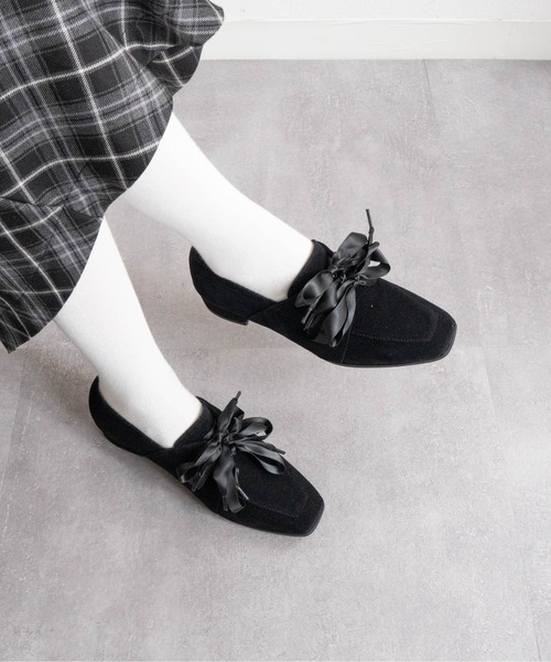 Fabby fabby（ファビィーファビィー）の「スクエアサテンリボンシューズ（ローファー・レディース・ブラック/シルバー/ブラウン系その他/ブラック系その他・SMALL/MEDIUM/LARGE）」の2枚目の写真