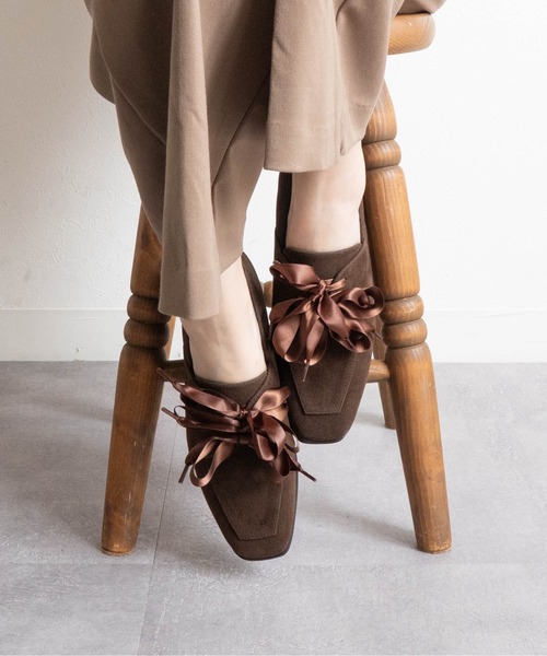 Fabby fabby（ファビィーファビィー）の「スクエアサテンリボンシューズ（ローファー・レディース・ブラック/シルバー/ブラウン系その他/ブラック系その他・SMALL/MEDIUM/LARGE）」の3枚目の写真