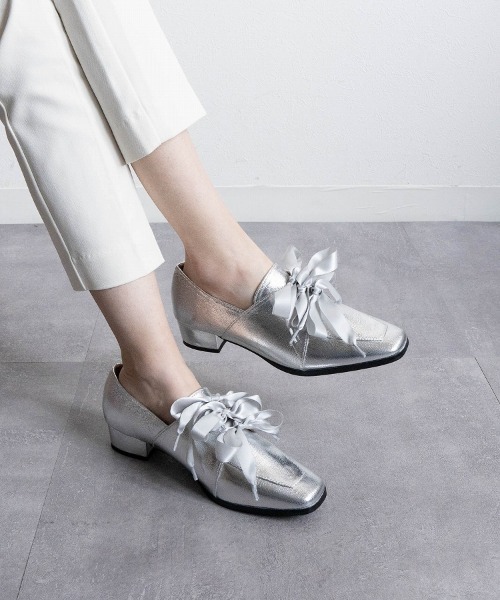 Fabby fabby（ファビィーファビィー）の「スクエアサテンリボンシューズ（ローファー・レディース・ブラック/シルバー/ブラウン系その他/ブラック系その他・SMALL/MEDIUM/LARGE）」の6枚目の写真