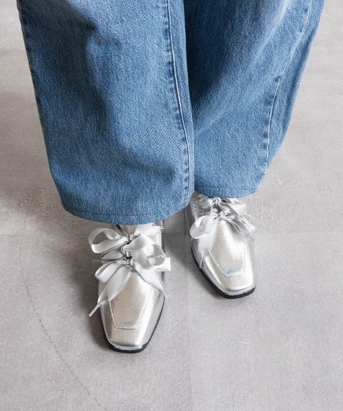 Fabby fabby（ファビィーファビィー）の「スクエアサテンリボンシューズ（ローファー・レディース・ブラック/シルバー/ブラウン系その他/ブラック系その他・SMALL/MEDIUM/LARGE）」の12枚目の写真