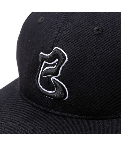 CALEE(キャリー)の「EMBROIDERY CALEES TWILL CAP(キャップ・メンズ・チャコールグレー/ホワイト/ブラック・FREE)」の6枚目の写真