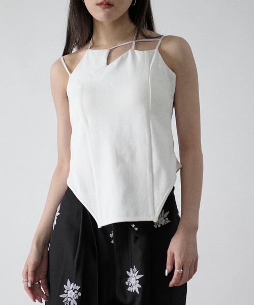 Ezick(エジック)の「Design neck カップインキャミソール(キャミソール・レディース・オフホワイト/ブラック/ホワイト系・FREE)」の3枚目の写真