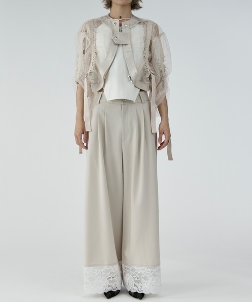 Ezick(エジック)の「Design neck カップインキャミソール(キャミソール・レディース・オフホワイト/ブラック/ホワイト系・FREE)」の7枚目の写真