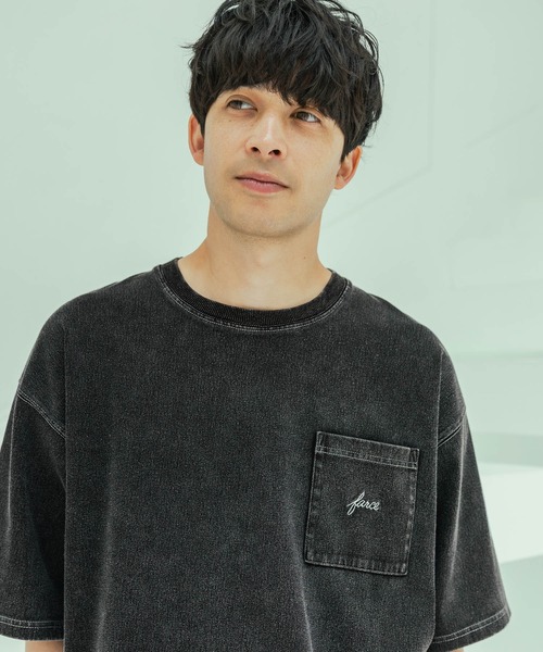 LAKOLE(ラコレ)の「デニムライク刺繍T / 324581(Tシャツ/カットソー・メンズ・ブルー/ブラック/その他9/インディゴブルー・MEDIUM/LARGE/X-LARGE)」の2枚目の写真