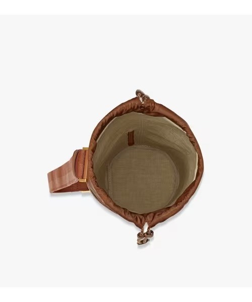 MCM（エムシーエム）の「Ottomar ヨガマット ホルダー - ローレトス（バックパック/リュック・レディース・ブラウン・ONE SIZE）」の2枚目の写真