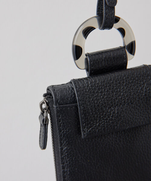 本革》Dパーツ縦型レザーケース/バッグチャーム（カードケース）｜ear