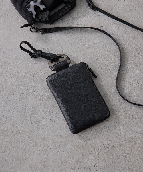 ear PAPILLONNER（イアパピヨネ）の「《本革》Dパーツ縦型レザーケース/バッグチャーム（カードケース・レディース・ブラック系その他/シルバー系その他・FREE）」の18枚目の写真