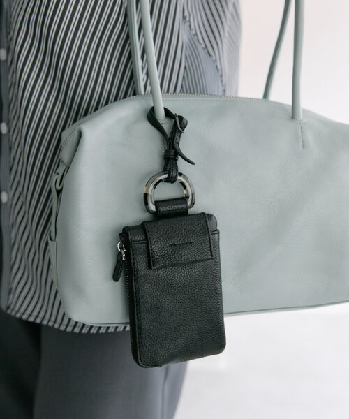 ear PAPILLONNER（イアパピヨネ）の「《本革》Dパーツ縦型レザーケース/バッグチャーム（カードケース・レディース・ブラック系その他/シルバー系その他・FREE）」の19枚目の写真