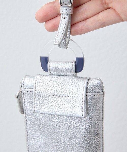 ear PAPILLONNER（イアパピヨネ）の「《本革》Dパーツ縦型レザーケース/バッグチャーム（カードケース・レディース・ブラック系その他/シルバー系その他・FREE）」の3枚目の写真