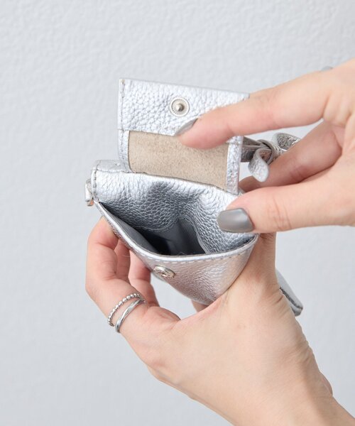ear PAPILLONNER（イアパピヨネ）の「《本革》Dパーツ縦型レザーケース/バッグチャーム（カードケース・レディース・ブラック系その他/シルバー系その他・FREE）」の4枚目の写真