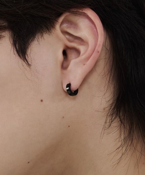 【HAESOOL】曲げフープ Earring★ピアス★送料・関税込★3色 金属アレルギー対応 ニュアンスフープピアス 両耳用 サージカル