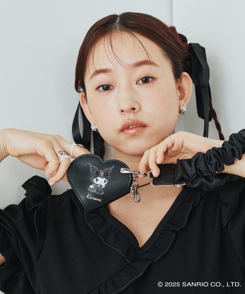 sanrio(サンリオ)の「【WEB限定商品】【当店限定】Sanrio characters(サンリオキャラクターズ) ギャザーストラップ付ハート形スマートキーケース キーホルダー チャーム / クロミ KU-463(キーケース/キーアクセサリー・レディース・ブラック・FREE)」の3枚目の写真