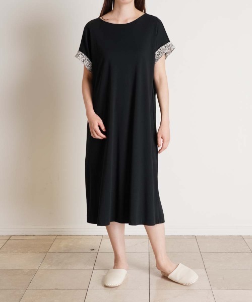 KID BLUE(キッドブルー)の「キッドブルー -25サマーTシャツ -半袖ワンピース -KOBR347 -kidblue(ワンピース・レディース・ブラック/アイボリー/サックスブルー・M)」の2枚目の写真