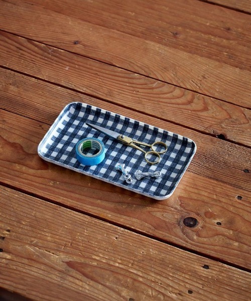 fog linen work(フォグリネンワーク)の「fog(フォグ) リネンコーティングトレイ S(キッチンツール・レディース・チェック/ブルー/グレー/ホワイト×ブルー/A/B/ホワイト×ネイビー/C/グレー×ホワイト/ネイビー系/ナチュラル/グリーン系その他/グレー系その他/D/グレー系その他2/ブルー系その他/グレー系その他3/ネイビー系1/レッド系その他/イエロー系その他/ブラウン系その他/グリーン系その他2/ブルー系その他2/ピンク/パープル/イエロー/ブルー系その他3/ブルー系その他4/ピンク系その他・ONE SIZE)」の19枚目の写真