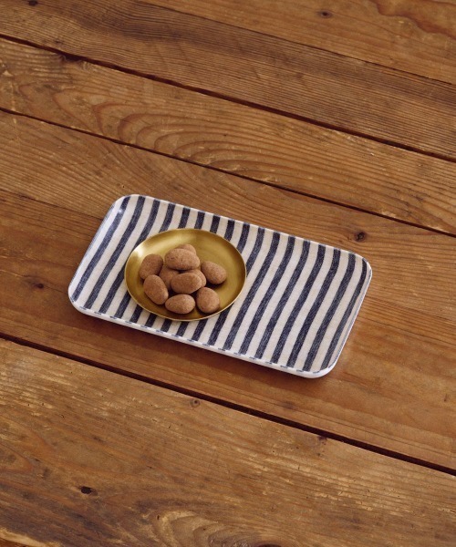 fog linen work(フォグリネンワーク)の「fog(フォグ) リネンコーティングトレイ S(キッチンツール・レディース・チェック/ブルー/グレー/ホワイト×ブルー/A/B/ホワイト×ネイビー/C/グレー×ホワイト/ネイビー系/ナチュラル/グリーン系その他/グレー系その他/D/グレー系その他2/ブルー系その他/グレー系その他3/ネイビー系1/レッド系その他/イエロー系その他/ブラウン系その他/グリーン系その他2/ブルー系その他2/ピンク/パープル/イエロー/ブルー系その他3/ブルー系その他4/ピンク系その他・ONE SIZE)」の17枚目の写真