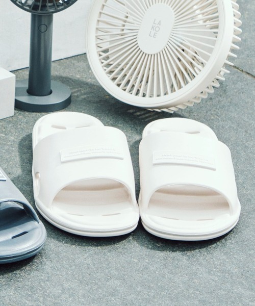 LAKOLE(ラコレ)の「EVAサンダル / 451951(サンダル・レディース・アイボリー/チャコール・FREE)」の1枚目の写真