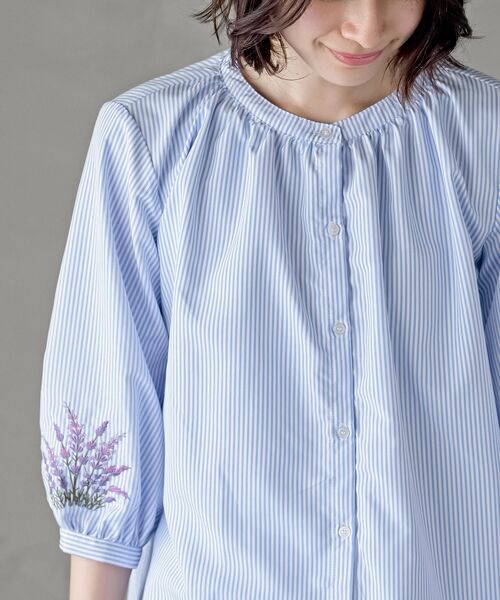 rps(アールピーエス)の「刺繍スリーブバンドカラー7分袖ブラウス(シャツ/ブラウス・レディース・ブルー/オフホワイト/サックスブルー・フリー)」の17枚目の写真