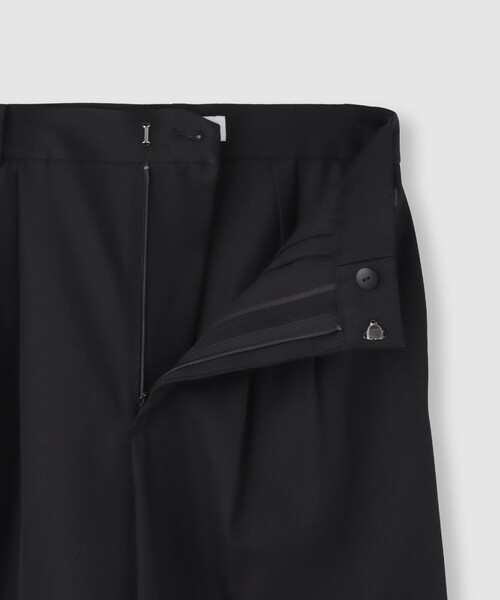 LOULOU WILLOUGHBY（ルルウィルビー）の「【LOULOU WILLOUGHBY】シックチノハーフパンツ（その他パンツ・レディース・ブラック/アイボリー・1/2）」の9枚目の写真