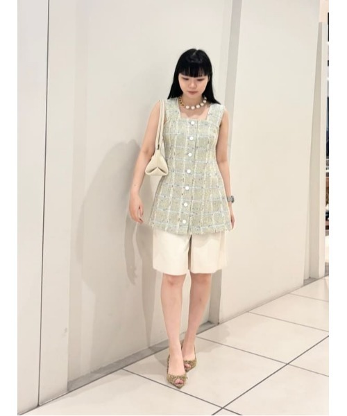 LOULOU WILLOUGHBY（ルルウィルビー）の「【LOULOU WILLOUGHBY】シックチノハーフパンツ（その他パンツ・レディース・ブラック/アイボリー・1/2）」の17枚目の写真