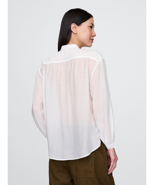 GAP(ギャップ)の「シアー フロントボタンシャツ(シャツ/ブラウス・レディース・ブラック/オフホワイト/ホワイト×ネイビー・XS/S/M/L/XXS)」の5枚目の写真
