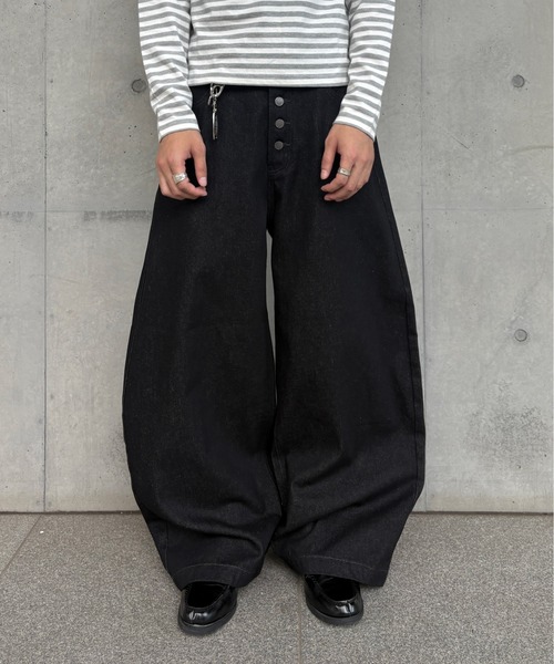 EPNK（イーピーエヌケー）の「【EPNK】Button fly wide denim pants / ボタンフライワイドデニムパンツ（デニムパンツ・メンズ・ブラック/グレー系その他/ブルー/グレー/レオパード/ノンウォッシュ・SMALL/LARGE/MEDIUM）」の5枚目の写真