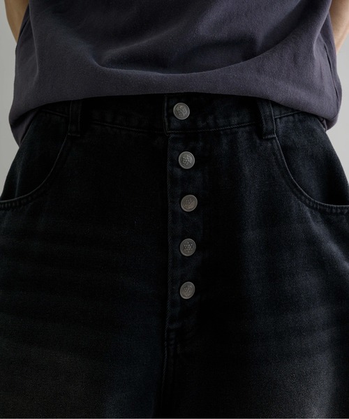 EPNK（イーピーエヌケー）の「【EPNK】Button fly wide denim pants / ボタンフライワイドデニムパンツ（デニムパンツ・メンズ・ブラック/グレー系その他/ブルー/グレー/レオパード/ノンウォッシュ・SMALL/LARGE/MEDIUM）」の22枚目の写真