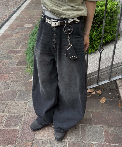 EPNK（イーピーエヌケー）の「【EPNK】Button fly wide denim pants / ボタンフライワイドデニムパンツ（デニムパンツ・メンズ・ブラック/グレー系その他/ブルー/グレー/レオパード/ノンウォッシュ・SMALL/LARGE/MEDIUM）」の18枚目の写真