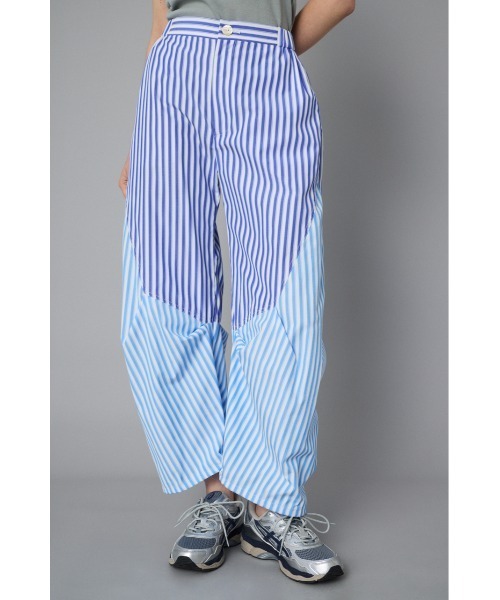HeRIN.CYE(ヘリンドットサイ)の「Tuck easy pants タックイージーパンツ(その他パンツ・レディース・ブルー系その他/ブラック・36/38)」の2枚目の写真
