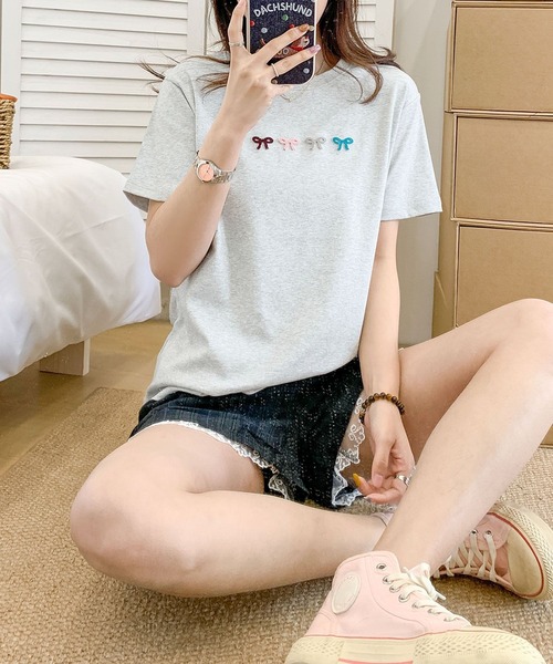 aimoha(アイモハ)の「マルチカラーリボン刺繍Tシャツ (SS)(Tシャツ/カットソー・レディース・ブルー/ピンク/ホワイト/ライトグレー/イエロー・FREE)」の13枚目の写真